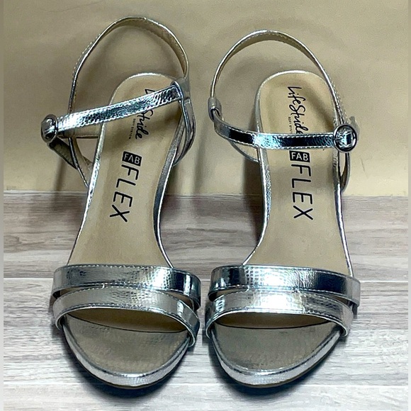 Life Stride Size 7M Fab Flex Miracle Open Toe Metallic Faux Leather Sandal - Picture 1 of 9